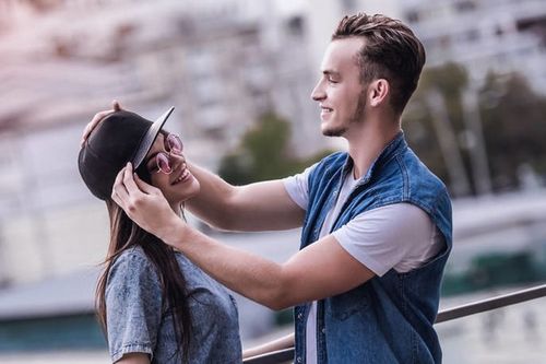 男人问你感情史的目的 当男人愿意和你说情史