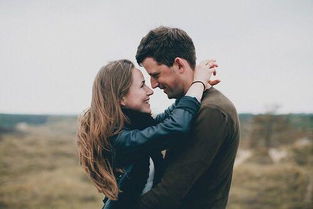 男人遇到真爱变得爱笑 一个男人满眼笑意看着你