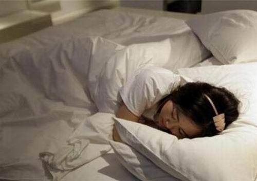 男人问你睡了吗第二天看到 一个男的半夜问你睡了吗