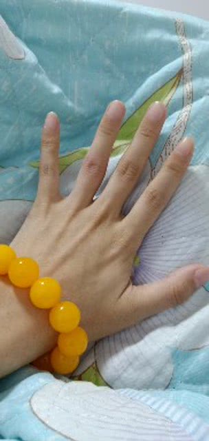 男人长了一双漂亮的手 男人长了一双女人的手