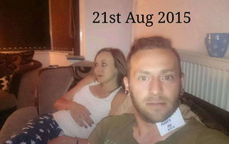 男生偷偷存照片的心理 出去玩男生给女生拍照