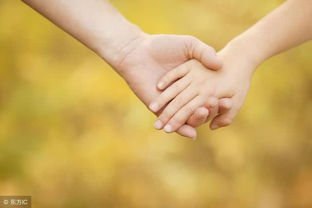 男朋友说不合适还能挽回吗 男人说不合适其实是爱你的