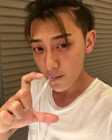 男生25岁之后颜值下降 25岁还算小伙子吗