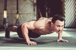 男生做俯卧撑C女生 情侣俯卧撑怎么做