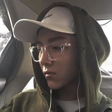 男生为啥聊天发摸摸头 成熟男人摸头的心理暗示