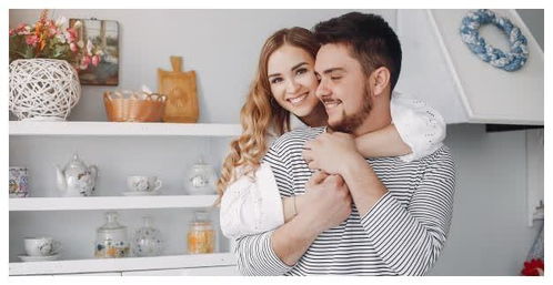 男生对你动情把持不住的表现 男人对你起生理反应的眼神表现