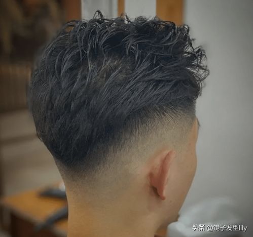 男生很温柔地摸你后脑勺 男生碰异性后脑勺