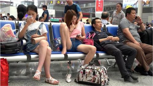 男生夹完腿为什么总是一跳一跳的 夹完腿里面为什么一跳一跳的