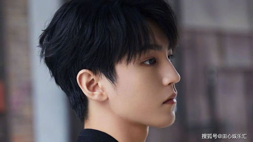 男生愿意低头弯腰听女生说话 高个子男生会弯腰听你说话