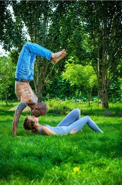 男生独处时一直想亲你抱你 为什么两人独处就想亲亲抱抱