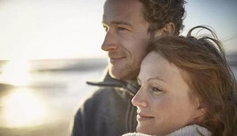 男生深情灼热的眼神 一个男人深情凝视你