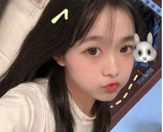 男生眼中傻乎乎萌萌哒的女生 男生眼里傻乎乎的女生