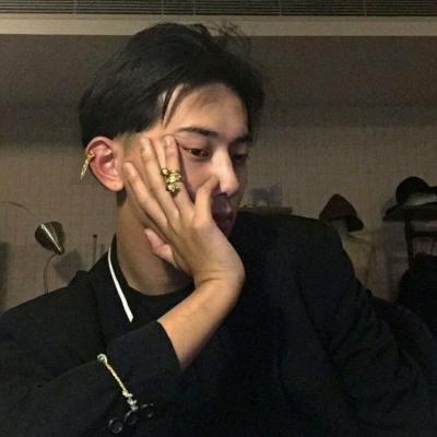 男生气质好一般人不敢接近 独来独往的气质男生不敢追