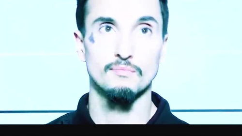 男生用轻蔑不屑的眼神看你 男生眼神轻蔑说明什么