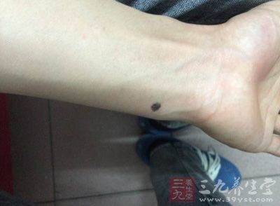 男生挠女生手心是什么意思 男生挠你掌心暗示