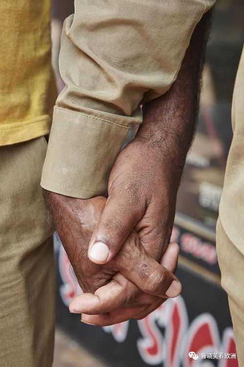 男生牵手喜欢拇指摩擦你的手 男生牵手喜欢捏来捏去
