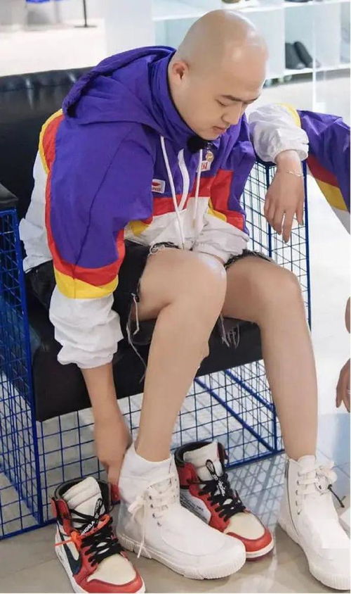 男生的腿故意靠着自己的腿 男生的腿故意贴近你的腿是什么意思