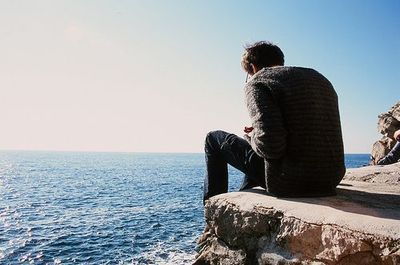 男生看婚纱背影照片伤感 男人独自看婚纱图片