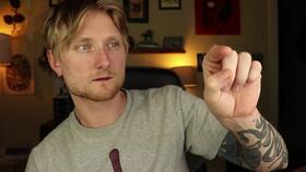 男生朝女生的耳朵吹气想试探什么 轻咬女生耳朵会有什么反应吗