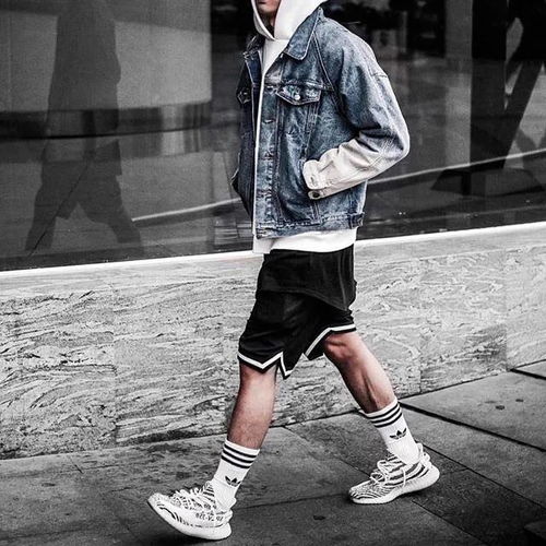 男生怎么搭配衣服好看 男士穿衣颜色搭配口诀