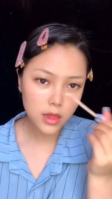 男生怎么看娇小可爱的女生 严谨的男人喜欢什么样的女人