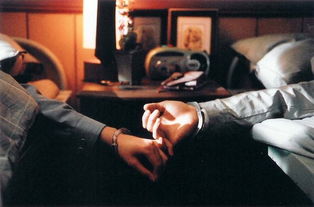 男生挽着女生手臂算暧昧吗 男生拉女生胳膊算暧昧吗