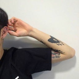 男生盯着你看超过5秒 男生毫不掩饰的盯着你看