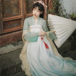 男生被迫穿女式齐胸襦裙 男生穿女装上学