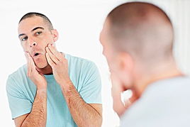 男生耳朵红代表尴尬吗 男生在女生面前耳朵红是什么原因