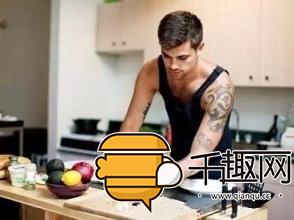 男的喜欢你才穿你买的衣服 如果男人肯穿你送的衣服