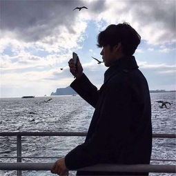 男生配自拍的精致句子 男朋友圈自拍文案简短