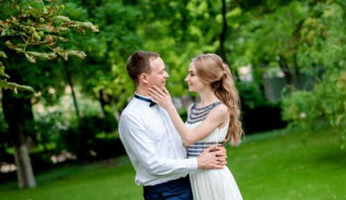 男的狂轰滥炸追求女生 男生追女生故意弄得人尽皆知