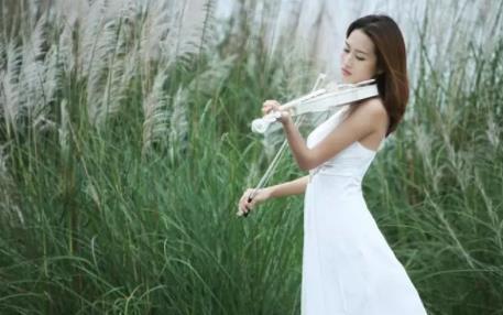 真正高贵的女人都很静气 真正骨子里高贵的女人