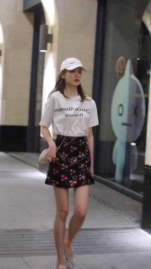 穿裙子可以随时和对象 男朋友说穿裙子好做活动