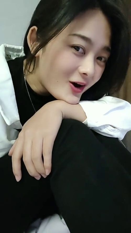 简单自然真实的女人 简单干净的女人
