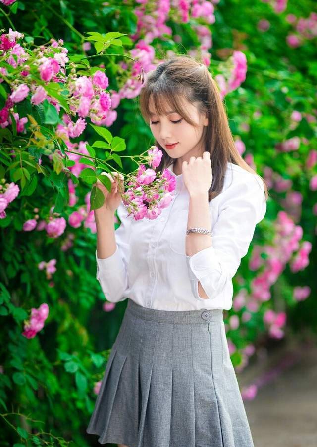 给喜欢的女孩子表白的话 女生等你表白的暗示