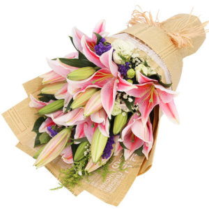 给没确定关系的女生送花 女生收花了算交往吗