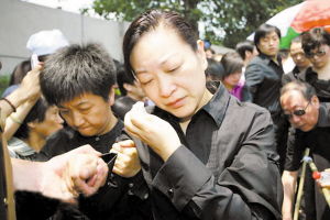 罗京老婆刘继红现状 刘继红和孙岩结婚照