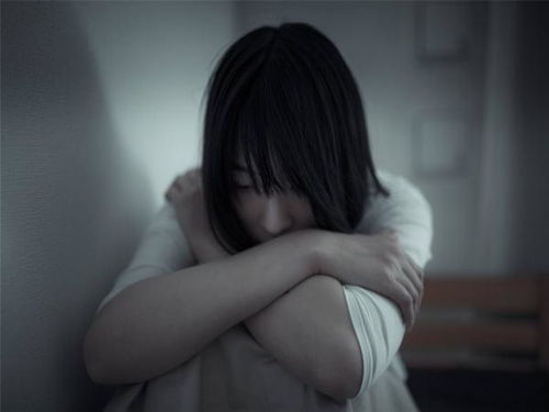 老公和别的女人聊天正常吗 老公和朋友老婆经常聊天