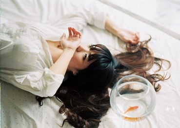 老公心里一直装着一个女人怎么办 老公心里有个爱而不得的人