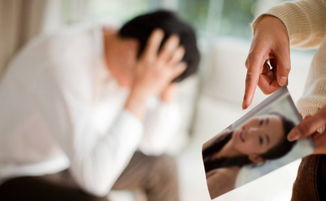 老公有小三法律该怎么处理 如果男人找小三抓到了怎么办