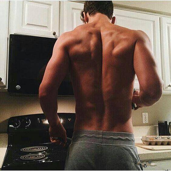 肩膀宽大的男人命运好吗 肩膀宽女人命苦