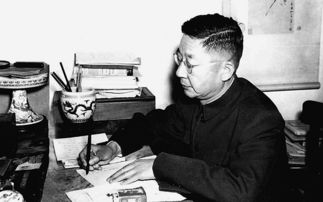 老舍得妻子为什么举报他 老舍怎么投湖的