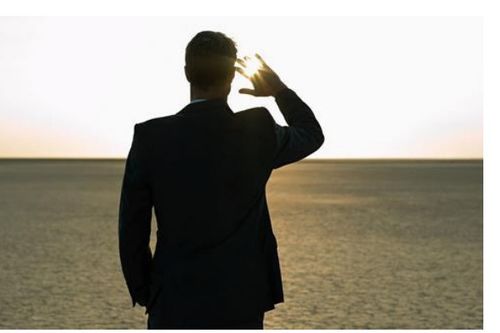 表扬男人优秀的短句 简短夸奖男人的话