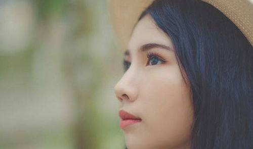 表面傻实际超聪明的女人 脑子转得快的女人特征