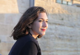 表面不正经的男人反而更真诚 为什么说越不正经的人越深情