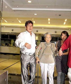 谭咏麟为什么能娶两个老婆 谭咏麟大老婆现状