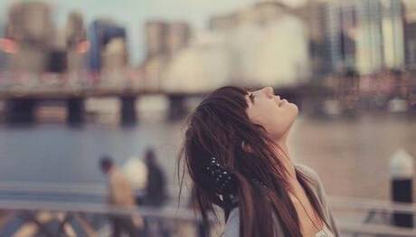 赞美女人像春天 类似平凡女人也有春天的句子