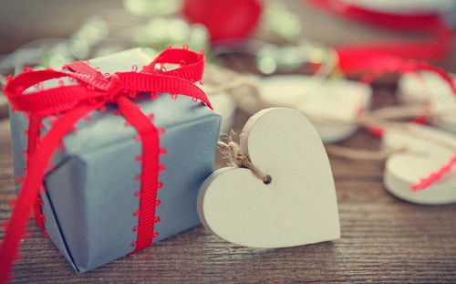 送女人礼物什么东西好 最打动女人心的7个礼物
