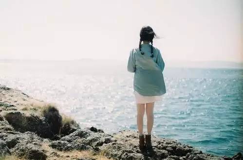 重感情的女生单纯吗 重感情的人是不是容易抑郁